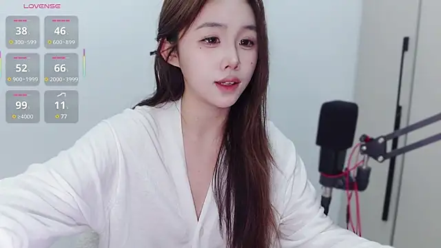 Snapshot of Hazel-11 chatting on February 7, 2025, 1:43 pm Hazel-11 online show from February 7, 2025, 1:43 pm