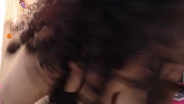 fabiana hot couple online show from October 23, 2025, 3:00 pm