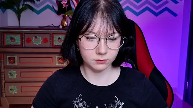 Snapshot of NancyMartinez chatting on October 18, 2025, 9:10 am NancyMartinez online show from October 18, 2025, 9:10 am