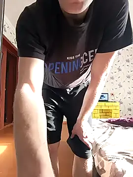 red red00 online show from March 6, 2025, 1:24 pm