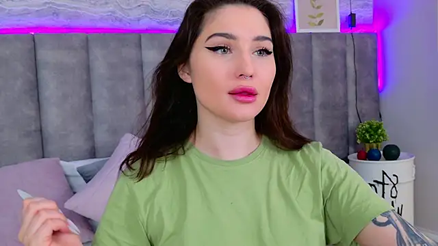 RoxiLester online show from January 20, 2025, 5:15 am