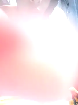 LunaDrago online show from November 4, 2025, 4:17 pm