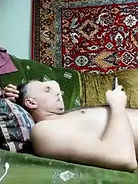 Pineapple04 online show from January 8, 2025, 1:09 pm