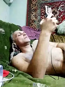 Pineapple04 online show from February 6, 2025, 6:46 pm