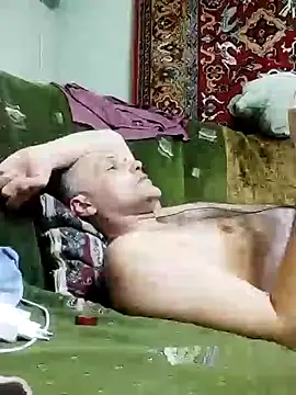 Pineapple04 online show from March 1, 2025, 3:38 pm