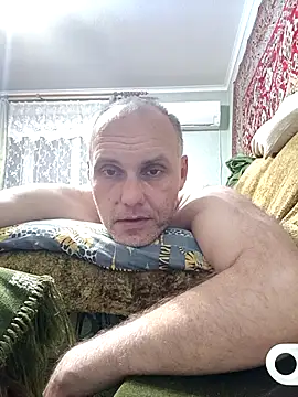 Pineapple04 online show from November 13, 2025, 3:55 pm