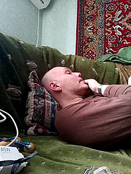 Pineapple04 online show from February 18, 2026, 8:32 am