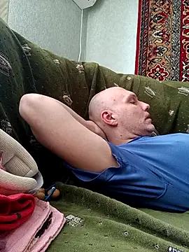 Pineapple04 online show from April 8, 2026, 6:46 am