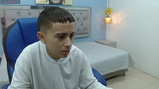 Xavii18 online show from February 9, 2025, 12:19 pm