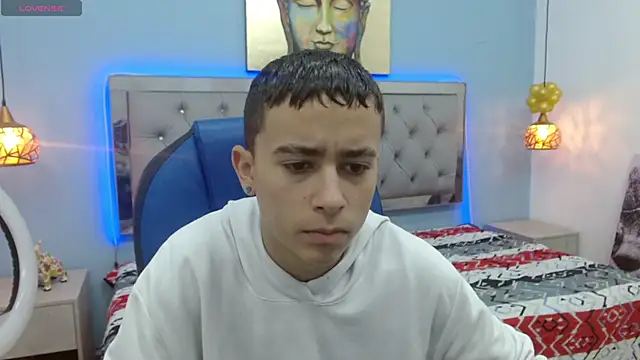 Xavii18 online show from February 25, 2025, 1:39 pm