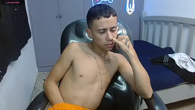 Xavii18 online show from March 5, 2025, 7:17 pm