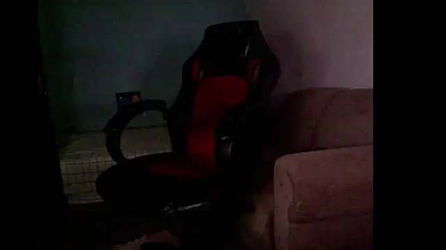 20vEEr online show from October 21, 2025, 10:43 pm