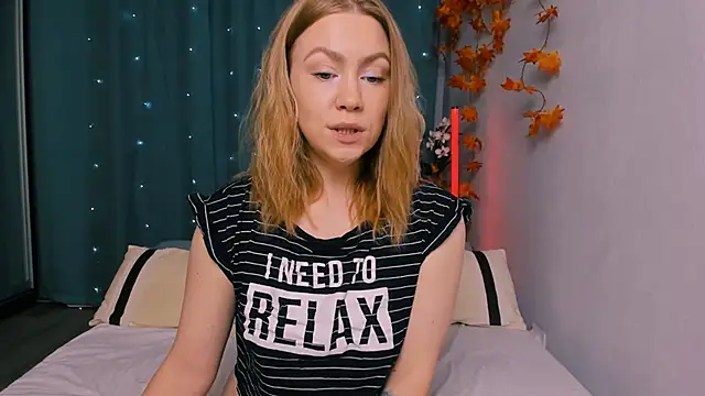 Snapshot of InsatiableFoxX chatting on October 14, 2025, 3:24 pm InsatiableFoxX online show from October 14, 2025, 3:24 pm