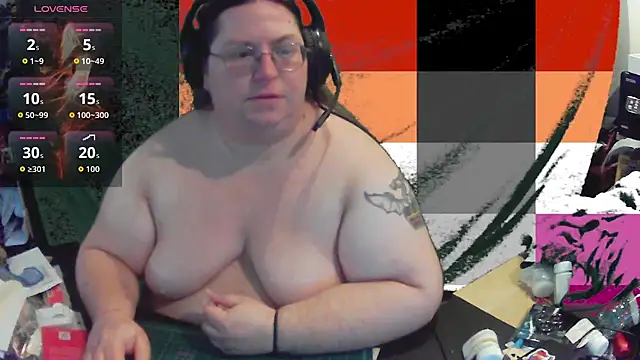 Snapshot of ShibariTurtleDuck chatting on June 17, 2026, 4:52 pm ShibariTurtleDuck online show from June 17, 2026, 4:52 pm