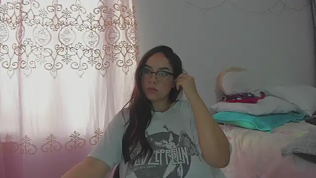 HARLEYNAPIER online show from February 13, 2026, 10:17 pm