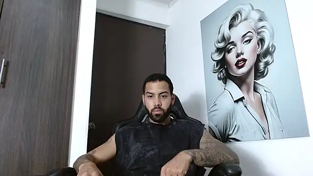 Snapshot of Hendry_ chatting on October 28, 2025, 3:21 am Hendry online show from October 28, 2025, 3:21 am