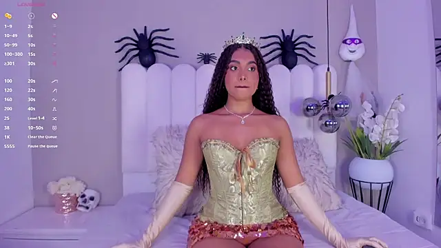 atenea roberts online show from October 31, 2025, 9:16 pm