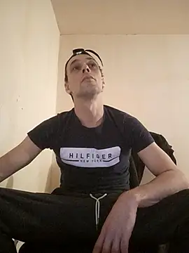 kx93 online show from December 5, 2025, 8:49 pm