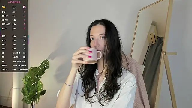 Snapshot of Ketty_Belly chatting on October 9, 2025, 6:22 am Ketty Belly online show from October 9, 2025, 6:22 am