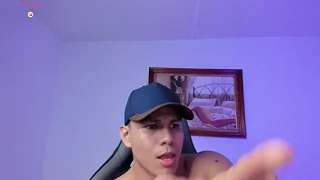 Snapshot of RoyConstance chatting on February 18, 2026, 3:35 am RoyConstance online show from February 18, 2026, 3:35 am