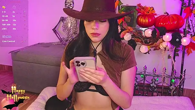 Soffimoon  online show from October 18, 2025, 1:52 am