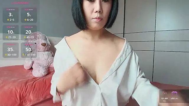 Snapshot of Mili-0 chatting on February 19, 2025, 5:49 am Mili-0 online show from February 19, 2025, 5:49 am