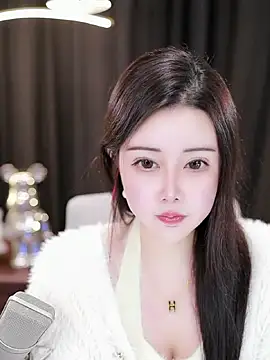 Snapshot of Qiaoqiao_ chatting on January 2, 2025, 5:50 pm Qiaoqiao online show from January 2, 2025, 5:50 pm