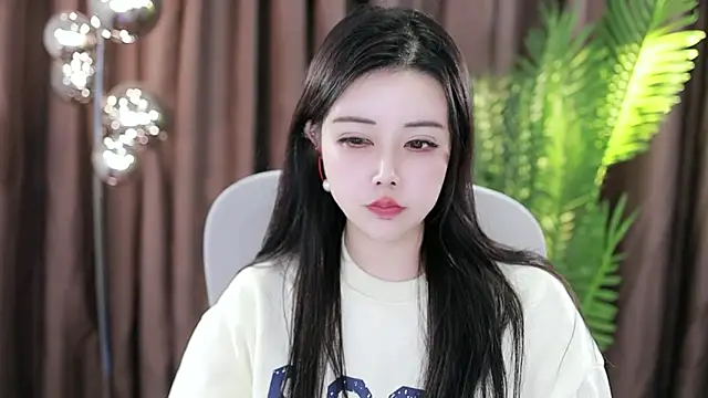 Snapshot of Qiaoqiao_ chatting on January 21, 2025, 5:20 pm Qiaoqiao online show from January 21, 2025, 5:20 pm