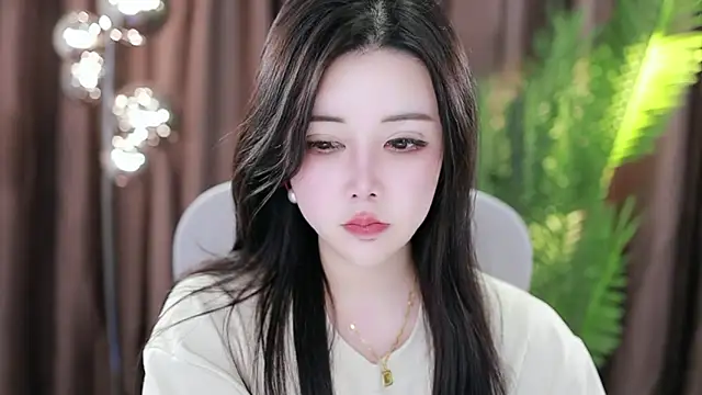 Snapshot of Qiaoqiao_ chatting on January 23, 2025, 1:24 pm Qiaoqiao online show from January 23, 2025, 1:24 pm