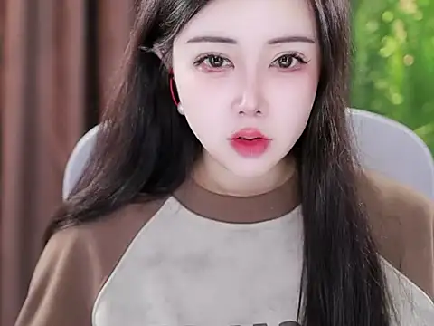 Snapshot of Qiaoqiao_ chatting on January 24, 2025, 9:06 am Qiaoqiao online show from January 24, 2025, 9:06 am