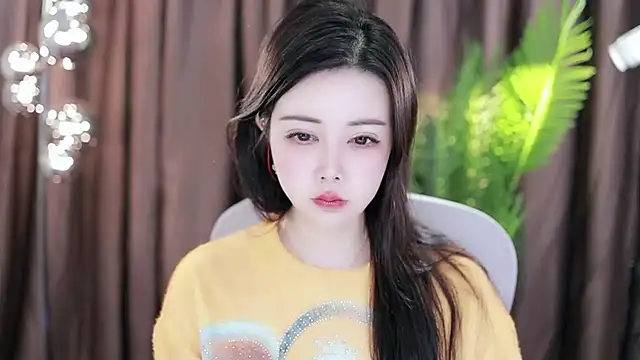 Snapshot of Qiaoqiao_ chatting on February 1, 2025, 10:15 am Qiaoqiao online show from February 1, 2025, 10:15 am