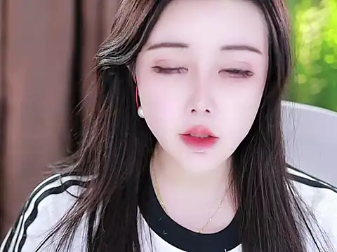 Snapshot of Qiaoqiao_ chatting on February 7, 2025, 4:35 pm Qiaoqiao online show from February 7, 2025, 4:35 pm