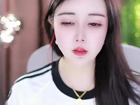 Snapshot of Qiaoqiao_ chatting on February 12, 2025, 1:37 pm Qiaoqiao online show from February 12, 2025, 1:37 pm