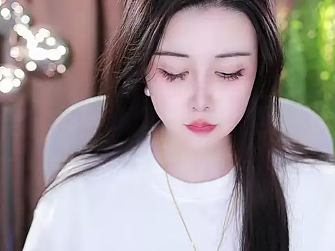 Snapshot of Qiaoqiao_ chatting on February 17, 2025, 4:59 pm Qiaoqiao online show from February 17, 2025, 4:59 pm