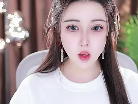 Snapshot of Qiaoqiao_ chatting on March 3, 2025, 4:14 pm Qiaoqiao online show from March 3, 2025, 4:14 pm
