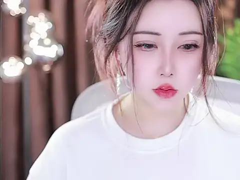 Snapshot of Qiaoqiao_ chatting on March 5, 2025, 10:55 am Qiaoqiao online show from March 5, 2025, 10:55 am