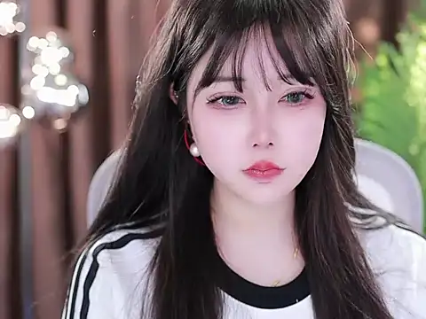 Snapshot of Qiaoqiao_ chatting on March 7, 2025, 11:07 am Qiaoqiao online show from March 7, 2025, 11:07 am
