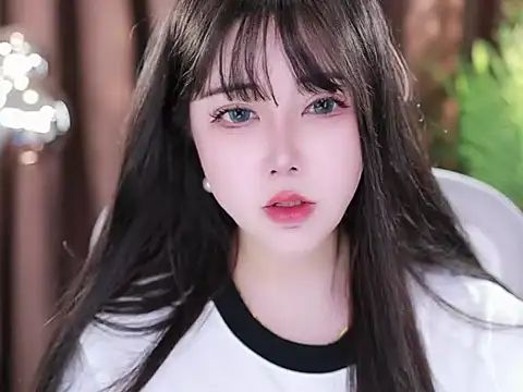 Snapshot of Qiaoqiao_ chatting on March 8, 2025, 10:54 am Qiaoqiao online show from March 8, 2025, 10:54 am