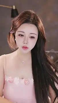 Snapshot of Qiaoqiao_ chatting on November 3, 2025, 8:15 am Qiaoqiao online show from November 3, 2025, 8:15 am