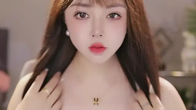 Qiaoqiao  online show from February 25, 2026, 1:21 pm