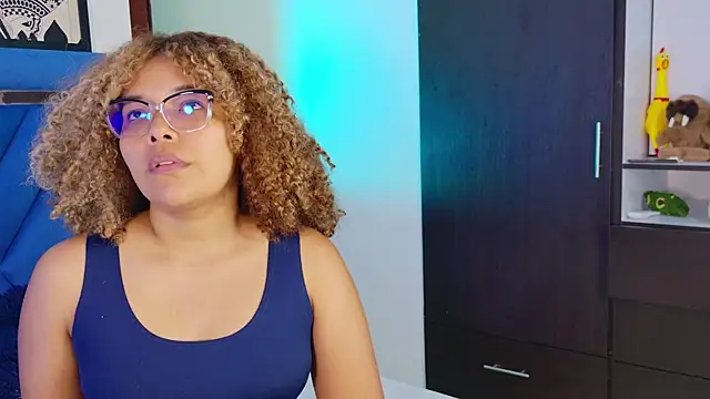 Snapshot of NiaColusi chatting on February 12, 2026, 3:07 pm NiaColusi online show from February 12, 2026, 3:07 pm