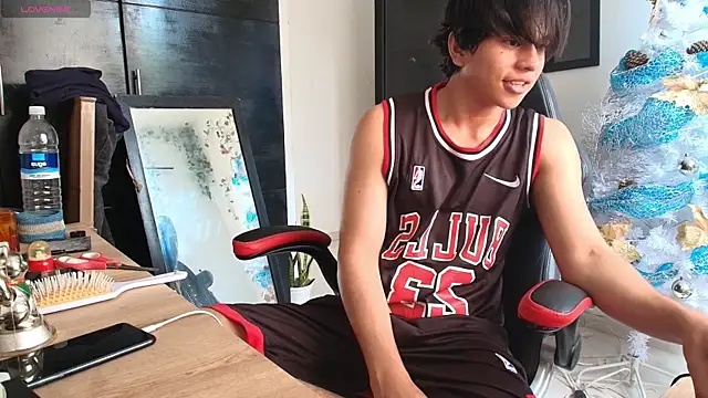 Snapshot of Haruto2001 chatting on December 15, 2024, 4:48 pm Haruto2001 online show from December 15, 2024, 4:48 pm