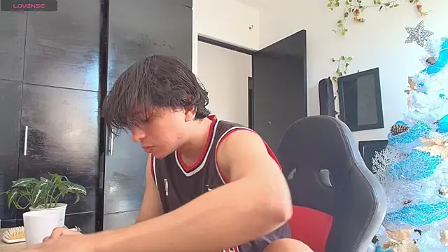 Snapshot of Haruto2001 chatting on December 26, 2024, 3:53 pm Haruto2001 online show from December 26, 2024, 3:53 pm