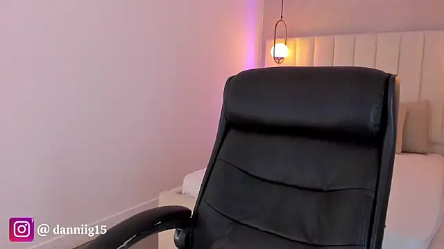 Snapshot of kosmic_Angel chatting on February 1, 2025, 12:58 pm kosmic Angel online show from February 1, 2025, 12:58 pm