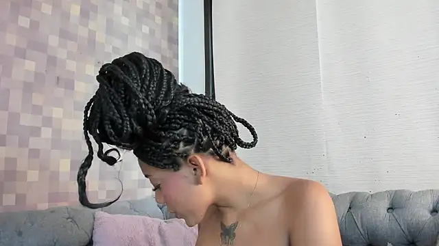 flavia cruz online show from September 25, 2025, 7:39 pm