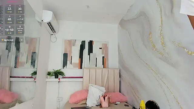 flavia cruz online show from October 31, 2025, 7:37 pm