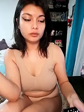 Snapshot of mia__katt chatting on December 23, 2024, 9:16 am mia katt online show from December 23, 2024, 9:16 am