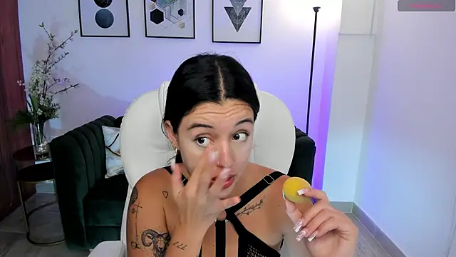 zoee jackson online show from January 17, 2025, 9:50 pm