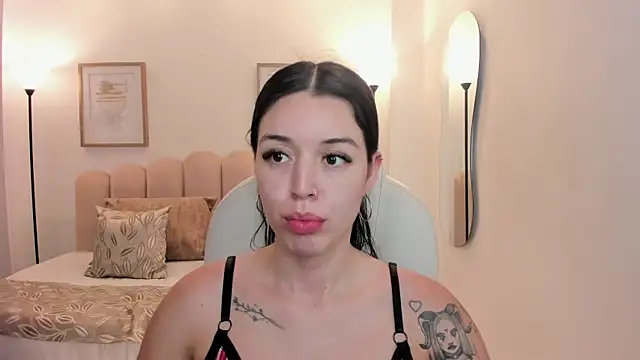 zoee jackson online show from June 21, 2026, 7:05 pm