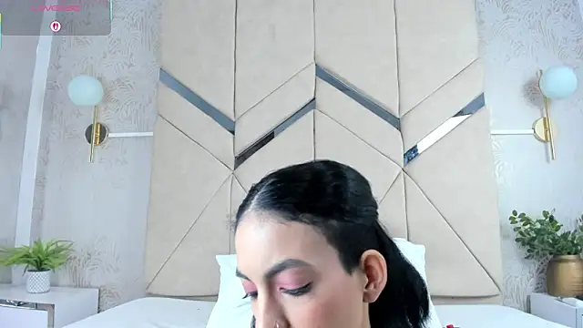 LilitRobins online show from October 8, 2025, 9:34 pm